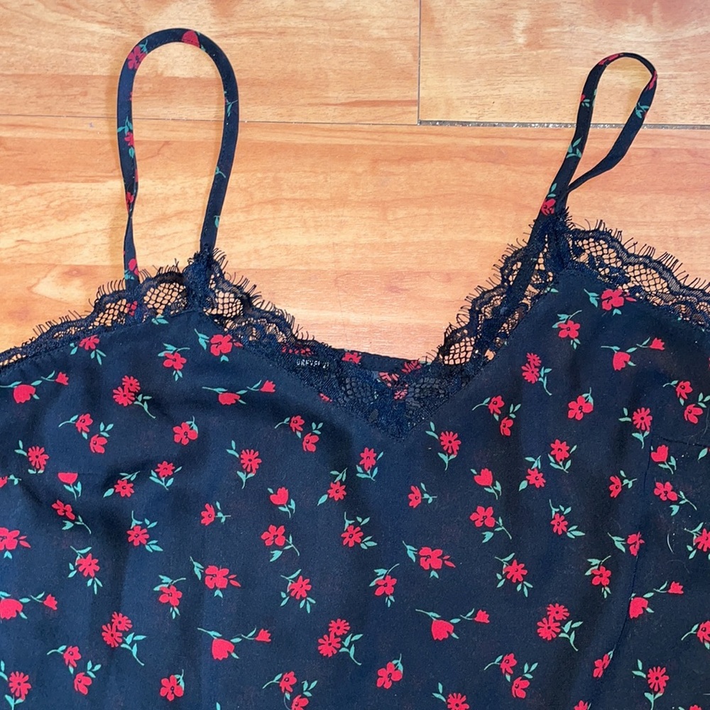 Black crepe flowered camisole. Red flowers, M.